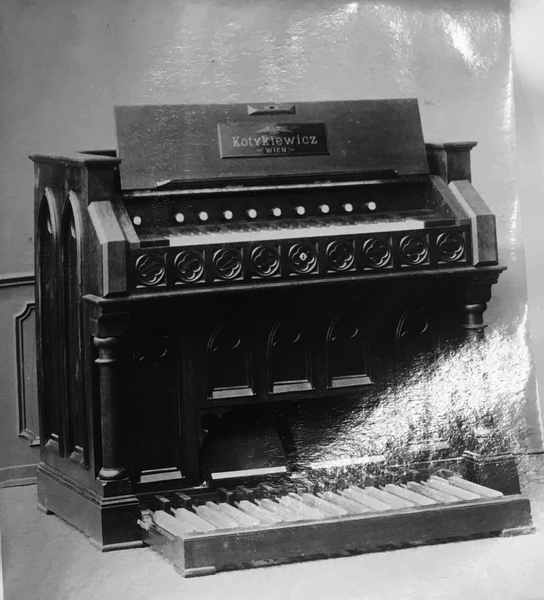 kleines Pedalharmonium